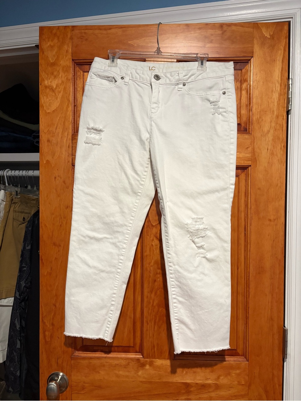 LC Lauren Conrad White Distressed Cropped Jeans